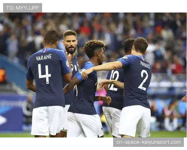 巴黎FC 4-1爆冷击败摩纳哥，伊科内双响建功